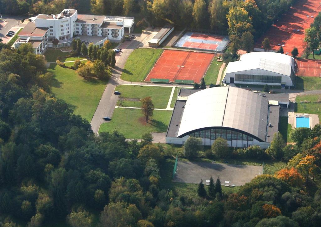 Tenis & sportovní hřiště